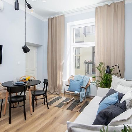 Barbacan Suites - Old Town Apartments - By Upstairs Krakau Buitenkant foto