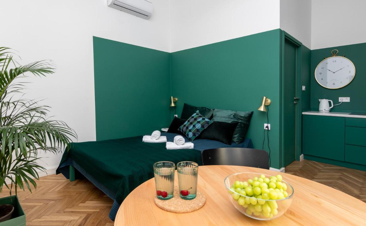 Barbacan Suites - Old Town Apartments - By Upstairs Krakau Buitenkant foto