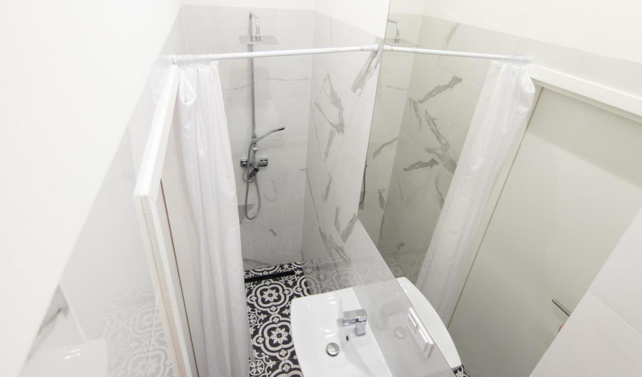Barbacan Suites - Old Town Apartments - By Upstairs Krakau Buitenkant foto